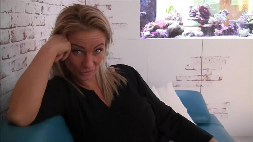 Der freche 18j kleine Bruder der Freundin ! Creampie