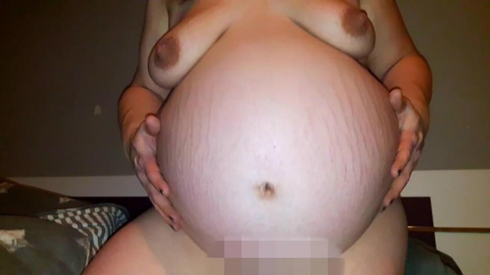 Mein Sexy Schwangerer Bauch Und Meine Geilen Titten Massiert Mit