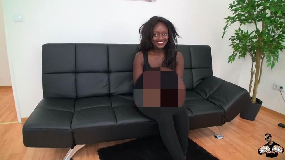PORNOCASTING mit 18j Flüchtlingsbitch -100% real!!!