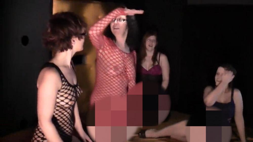 4 Girls Mega User Party