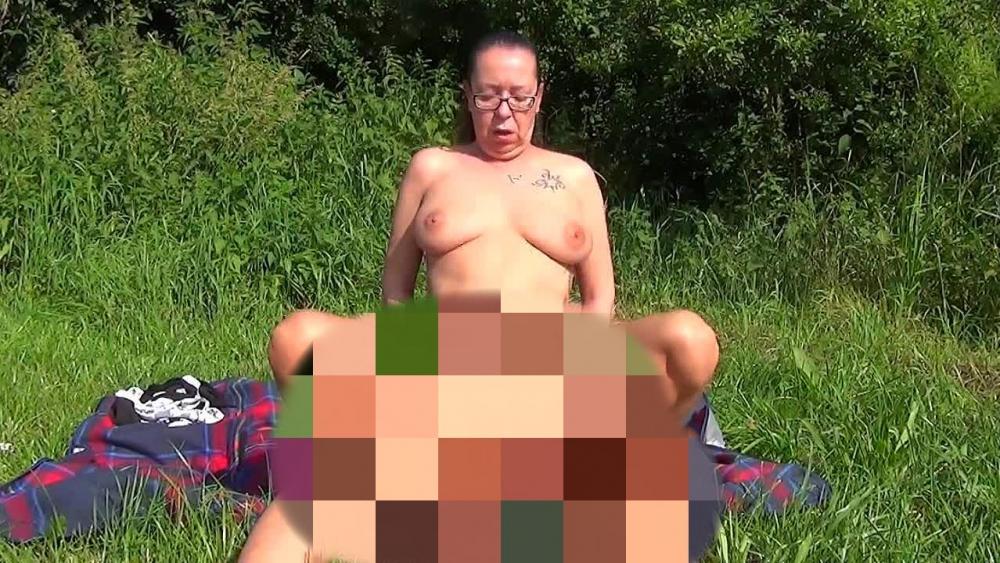Outdoor FICKEN  ist Geil –  Sperma Luder