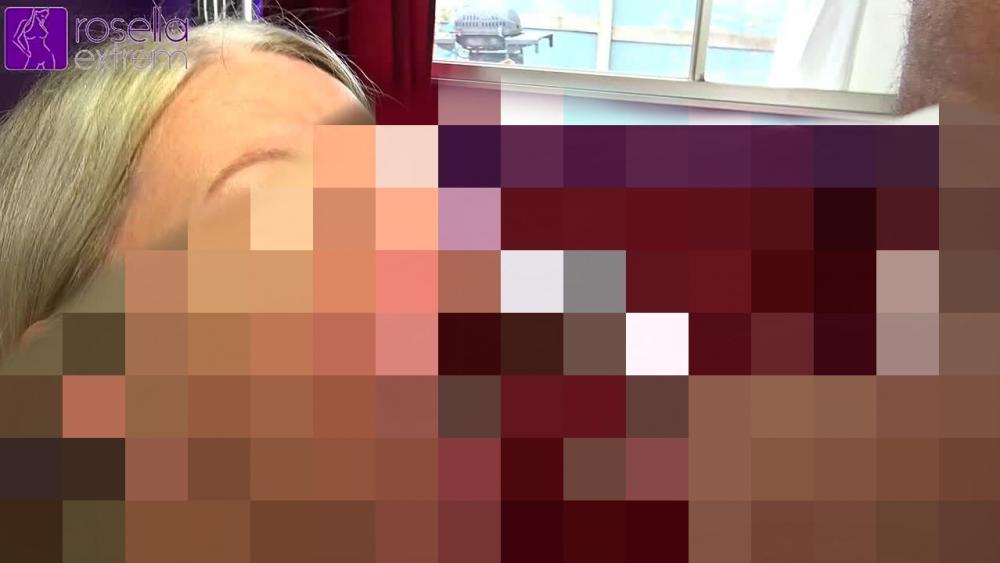 2 User pissten mir ins Maul und brachten mich zum Squirten!