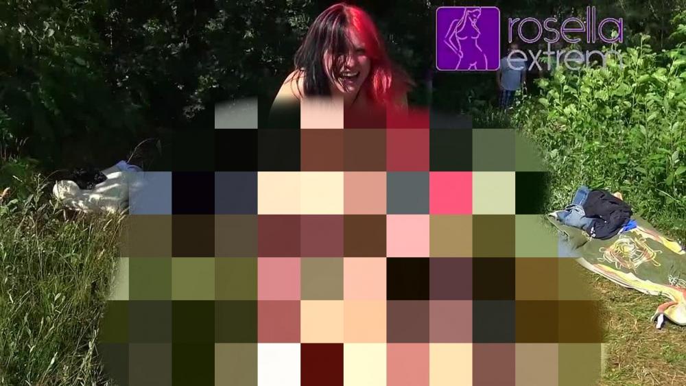 Teeny-Freundin, pisste mir Public, an einem Badesee, ins Maul!