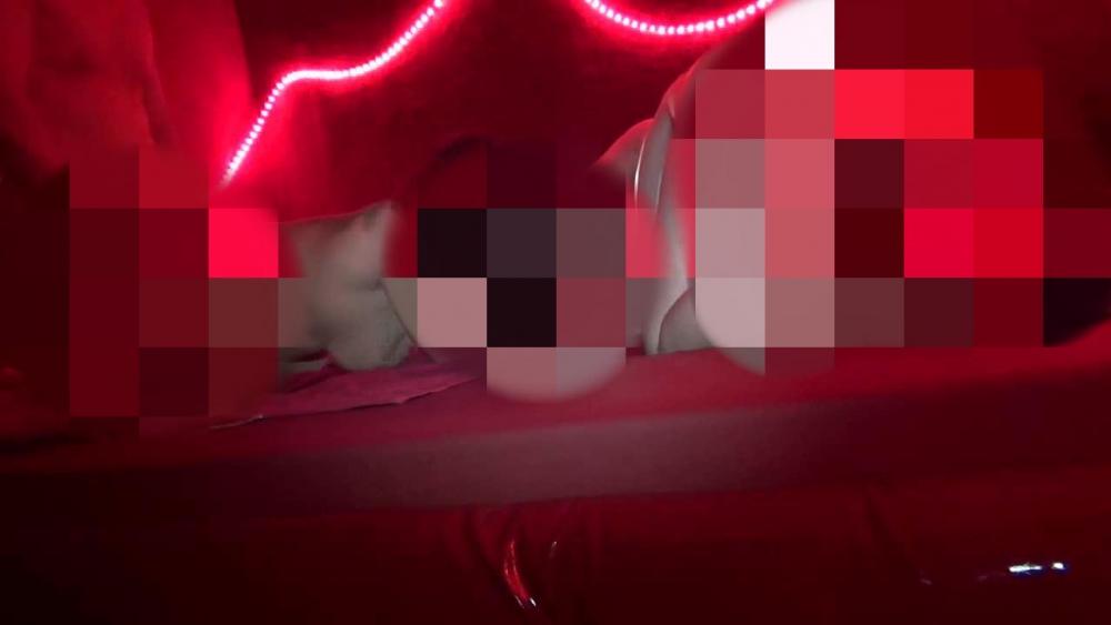 Gruppenfick mit 2 tabulosen Fickschlampen