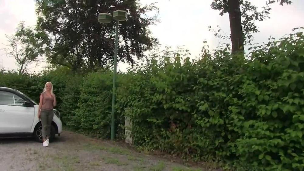 POV Public Bin ich eine Schlampe? AO gefickt beim 1. Date