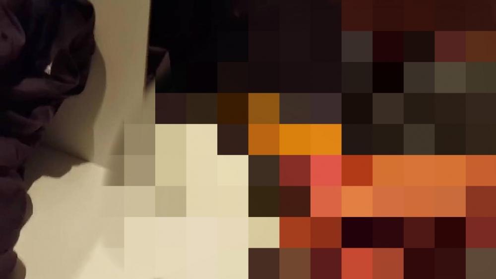 Cumshot in der Umkleide