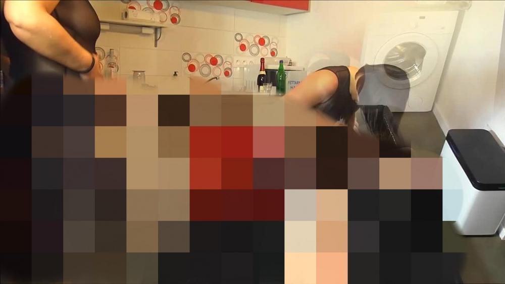 Sklaventoilette-Nun wirst du richtig abgefüllt!!!