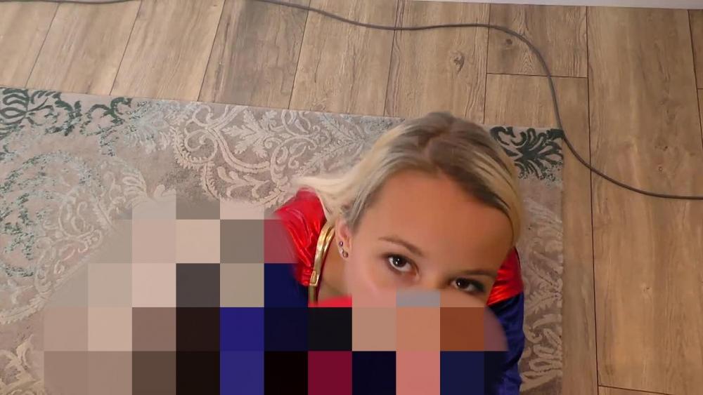 Superwoman vernascht 2 Schwänze