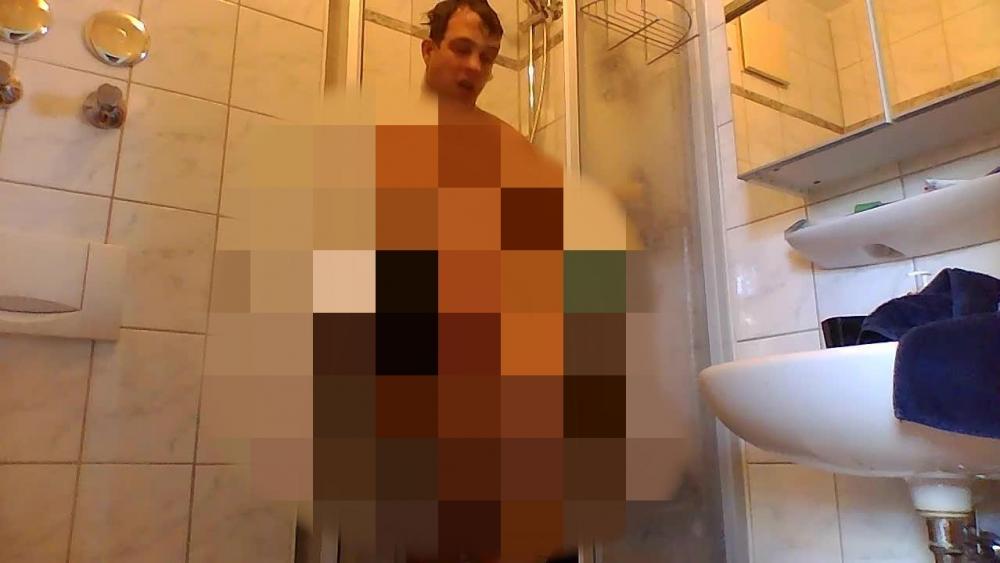 Geiel unter der Dusche geworden