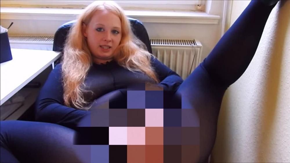 Erregung pur!Lass uns wichsen obwohl Sie Zuhause ist!