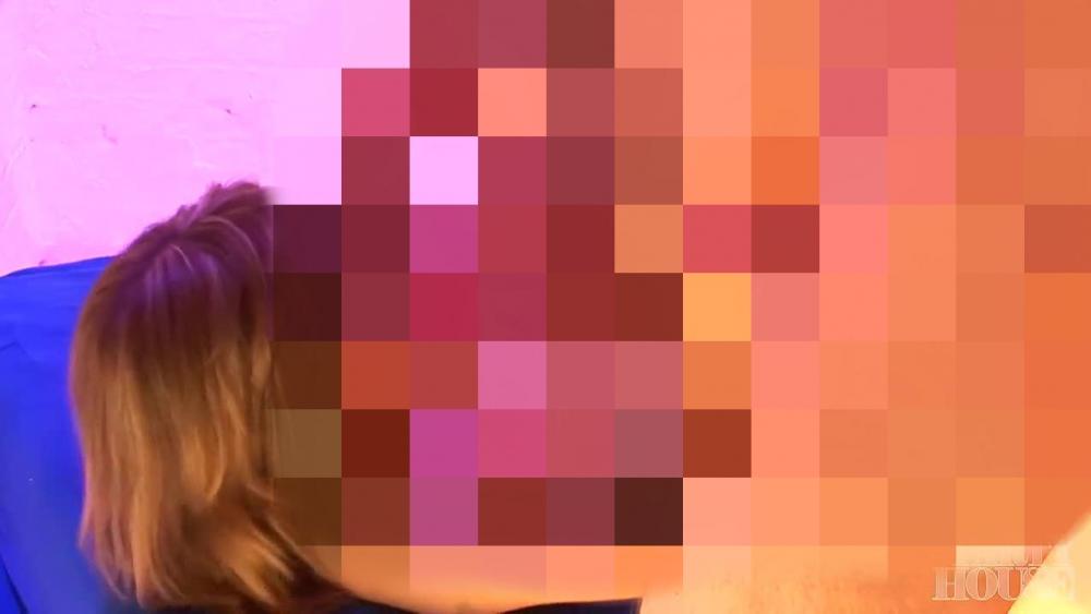 süsse blonde fickmaus cremig gefickt