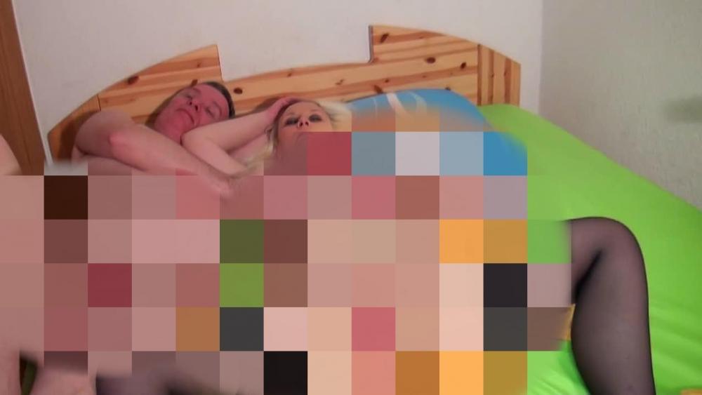 Schau doch mal ganz tief in meine Creampiefotze