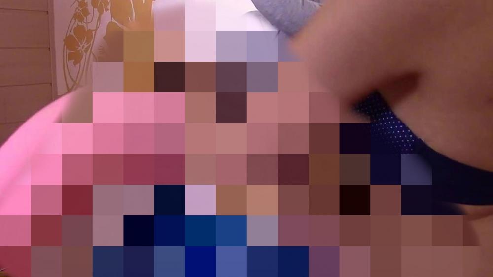 Lisa reitet für mich den Monster-Schwanz