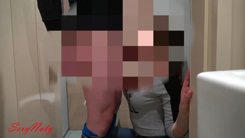 Für 500€ auf Toilette in den Mund gefickt! – Deepthroat