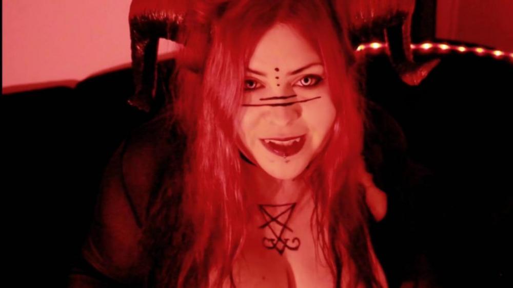 Futanari Facefuck Succubus – Dämonin stopft dir das Maul!