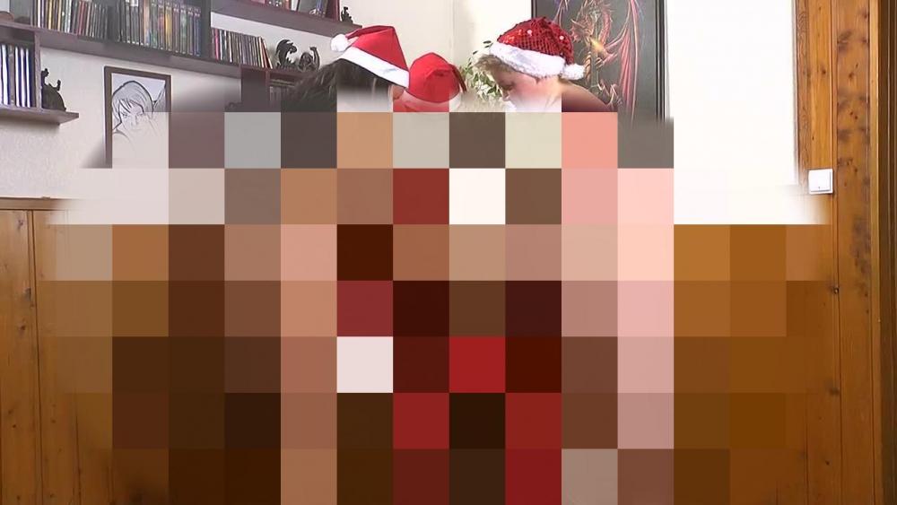 Adventskalender 07 -Geiler Weihnachts Striptease 2