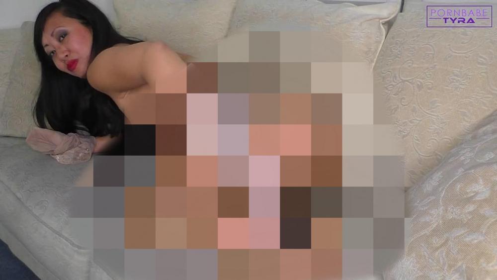 Fetisch Babe melkt dir deinen Prachtschwanz in Nylons