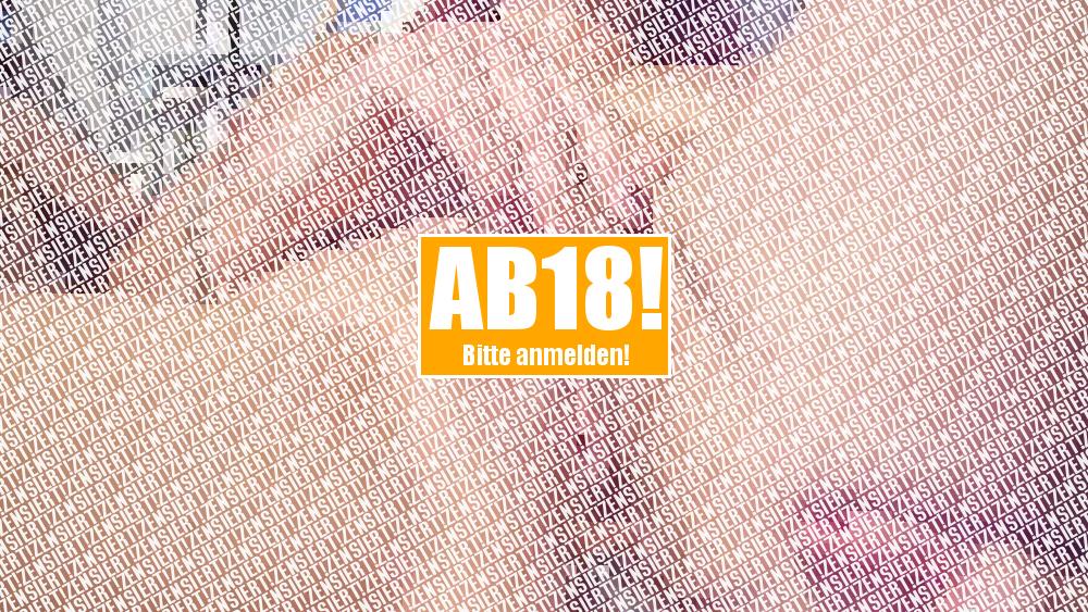 Mit Dildo im Arsch zum Orgasmus ..