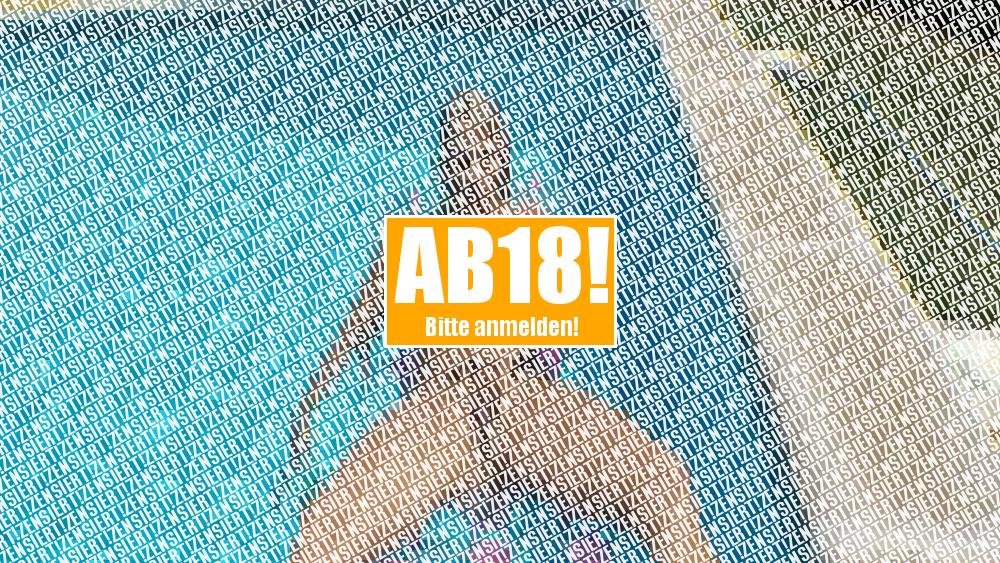 Geil auf der Luftmatratze im Hotelpool