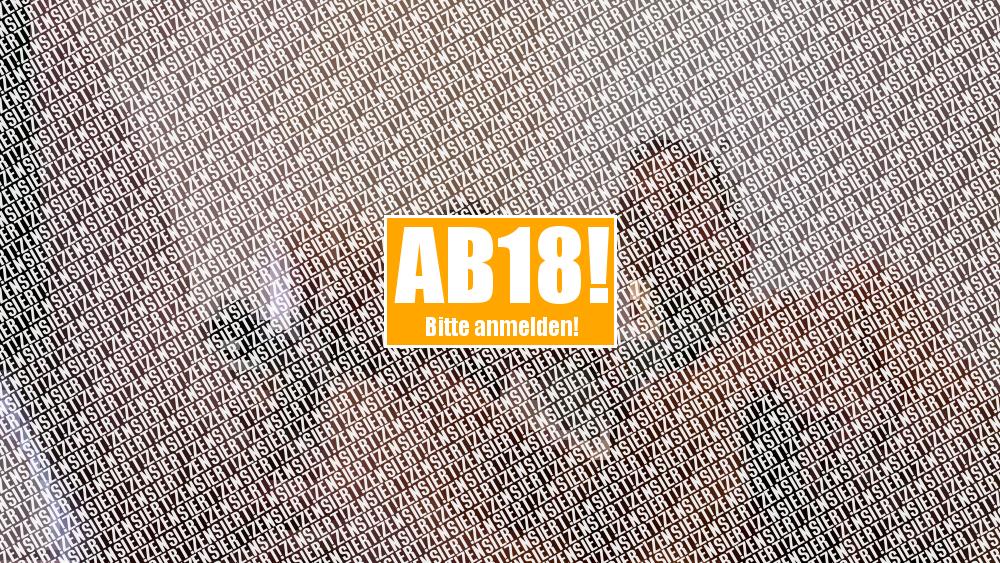 Im Büro übern Schreibtisch gepisst!