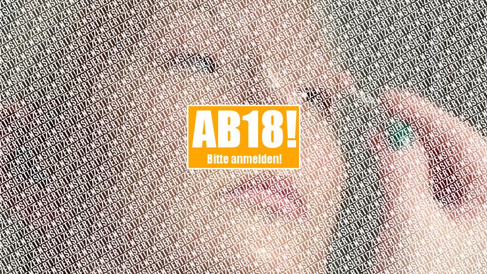 Beim Schminken im Bad