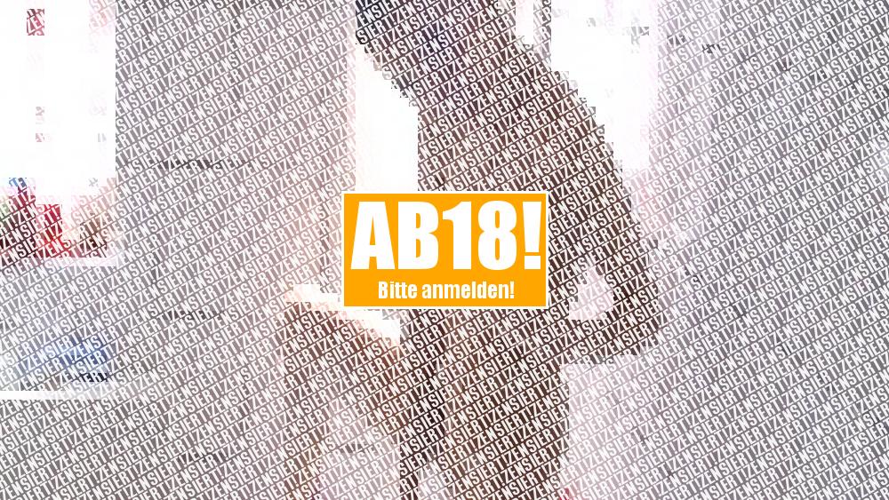 Mit dem Dildo in der Badewanne gefickt..