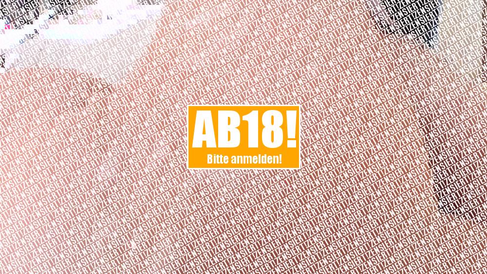 Sekretärin die Nylons angespritzt